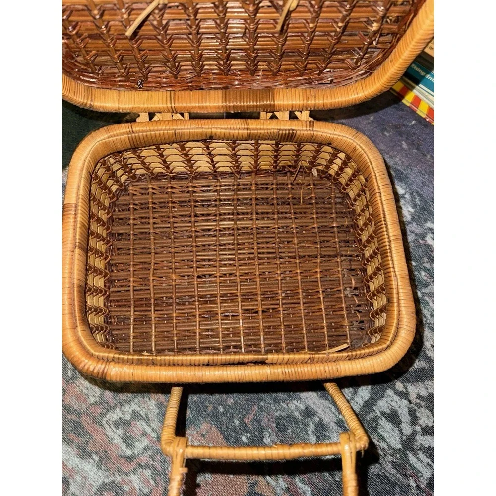 Vintage Woven Wicker Rattan Large‎ Picnic Basket with Folding Handle